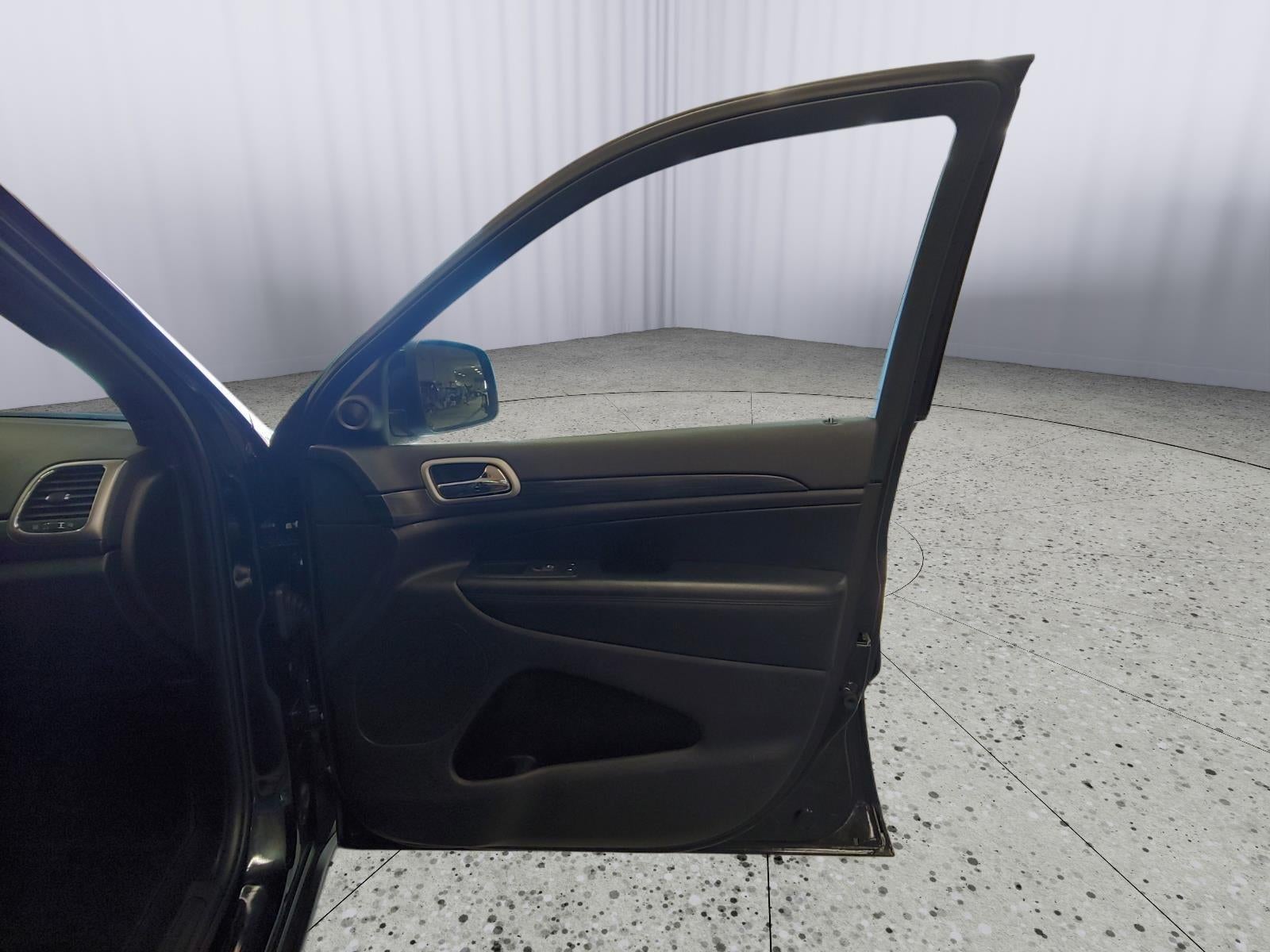 2019 Jeep Grand Cherokee Laredo E