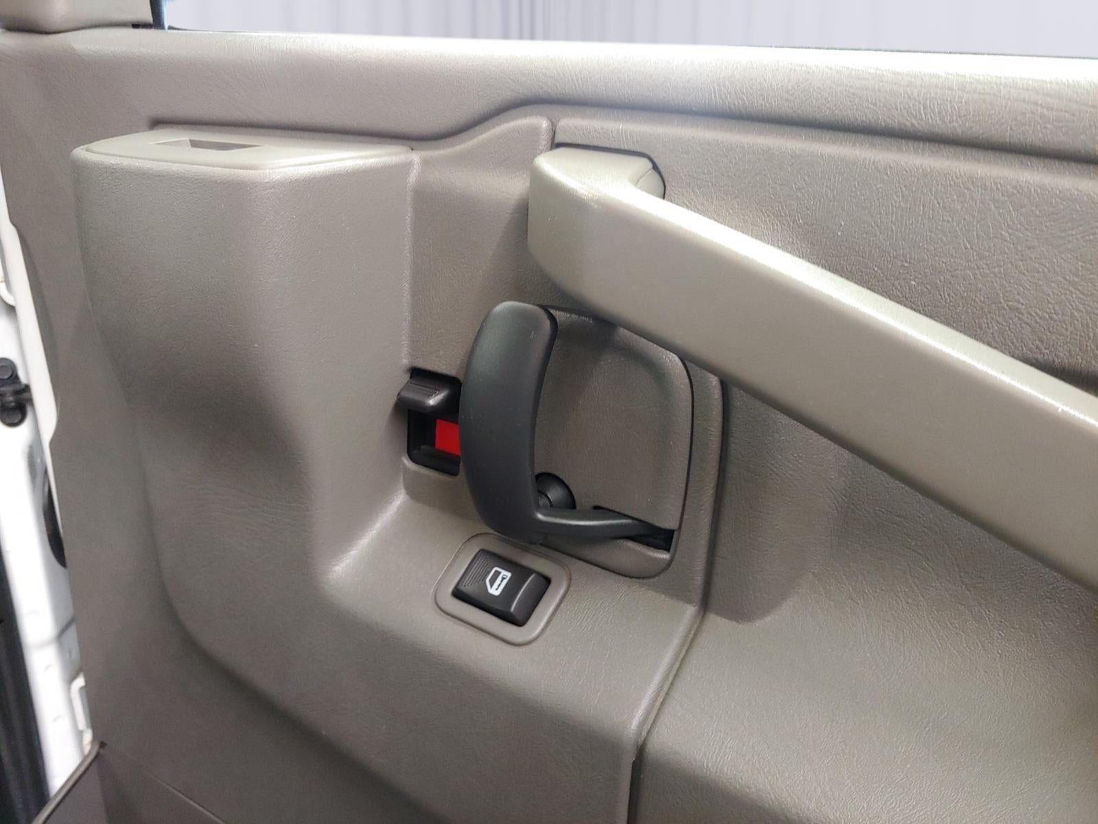 2017 Chevrolet Express Passenger 3500 LT