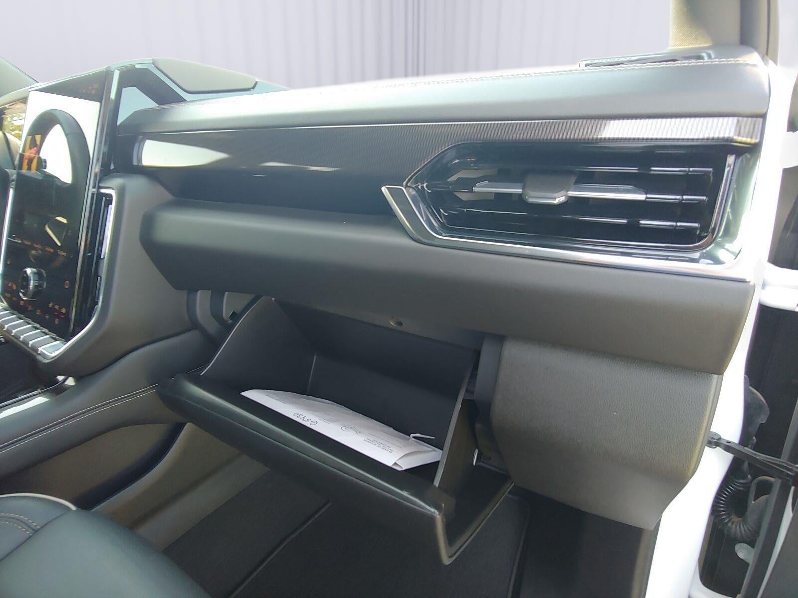 2025 GMC Yukon Elevation