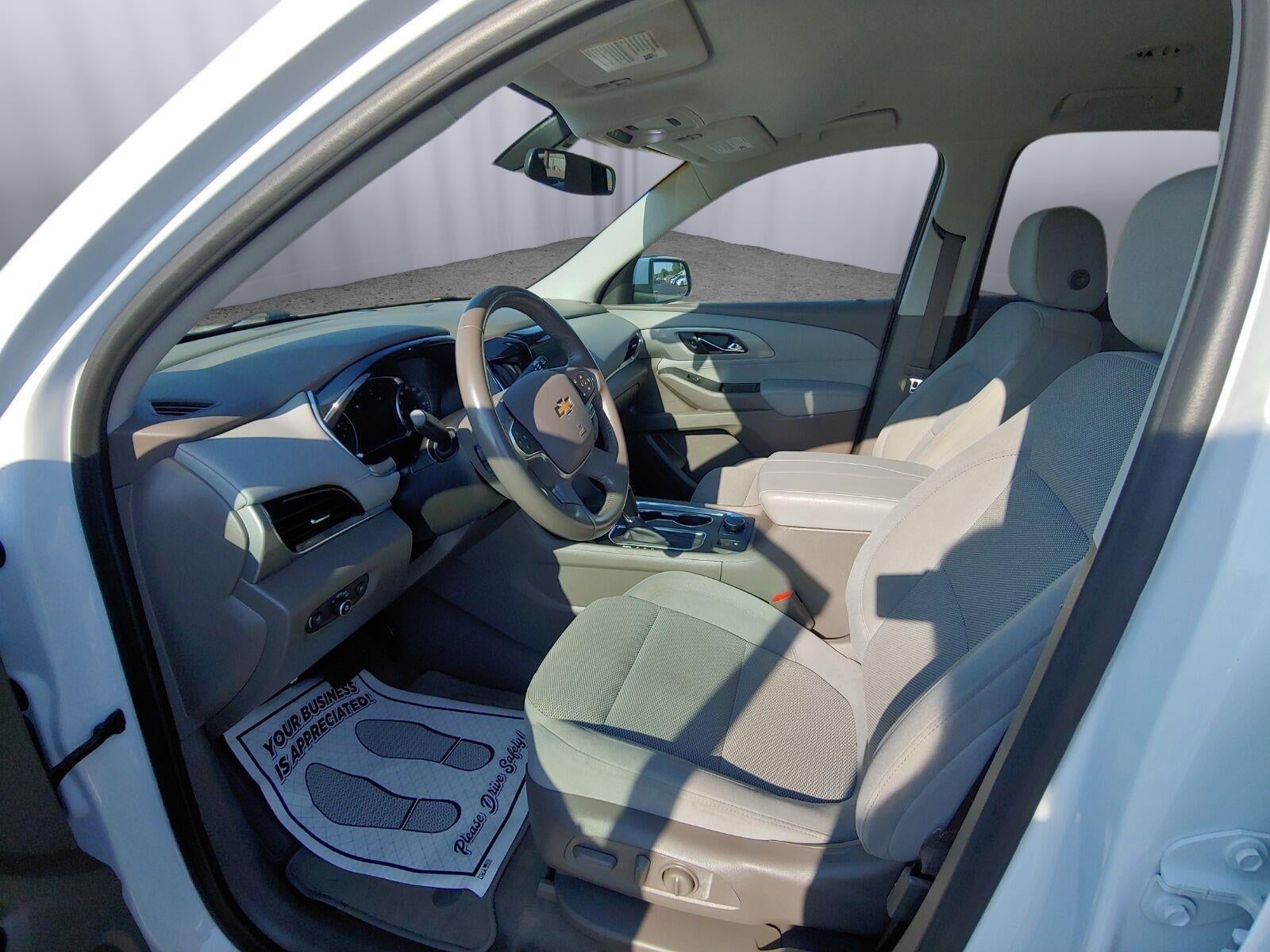 2020 Chevrolet Traverse LT Cloth