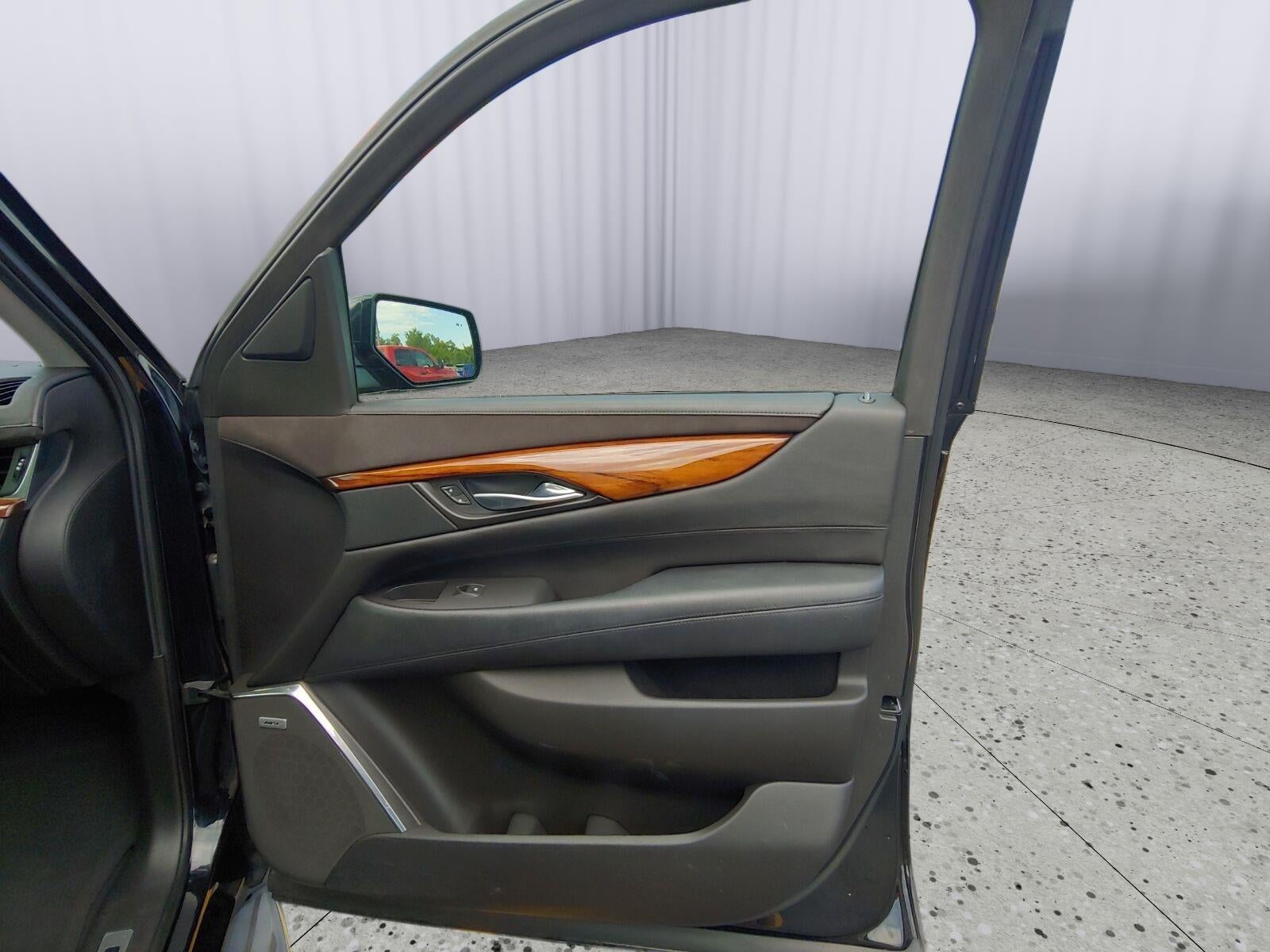 2015 Cadillac Escalade Luxury