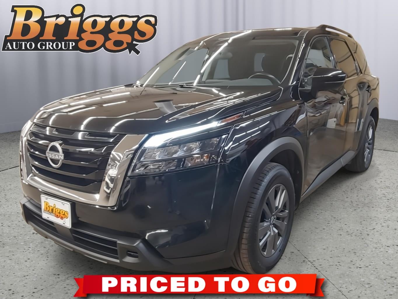 2024 Nissan Pathfinder SV