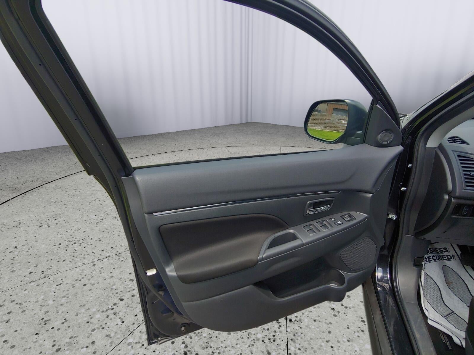 2025 Mitsubishi Outlander Sport S