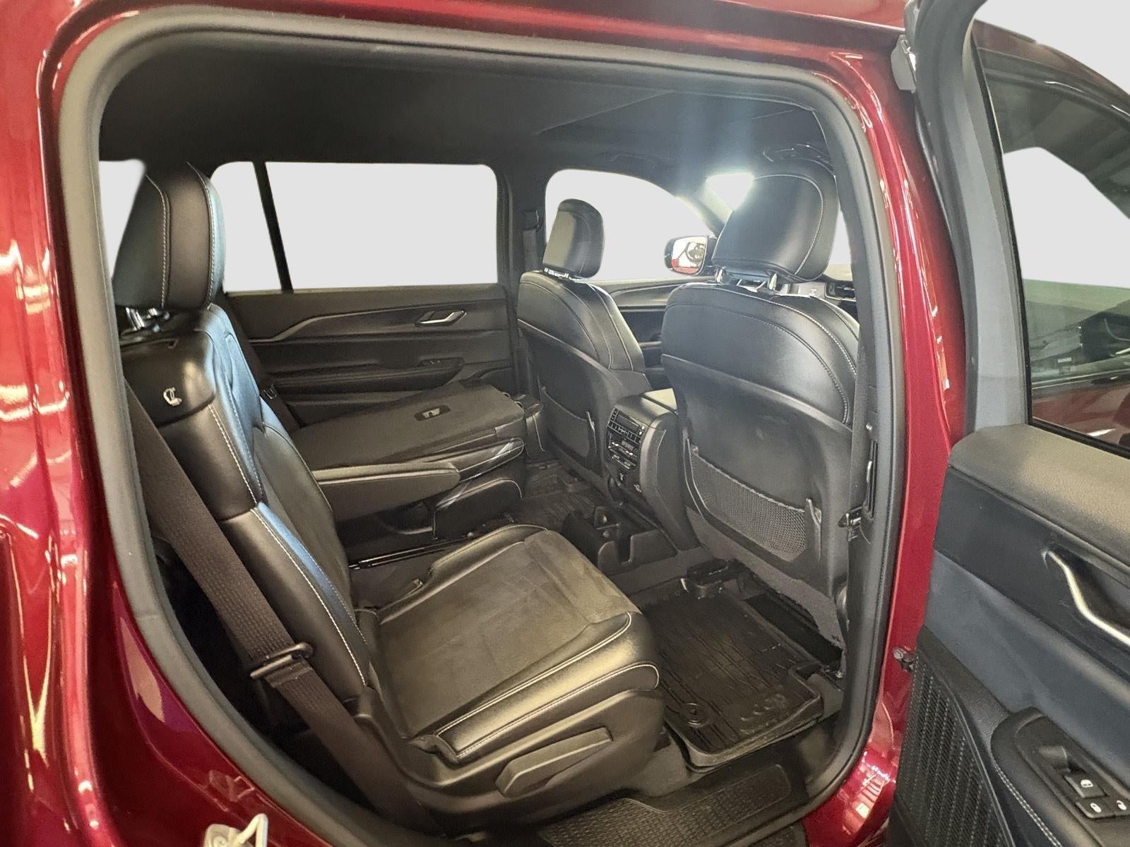 2023 Jeep Grand Cherokee L Altitude 4x4