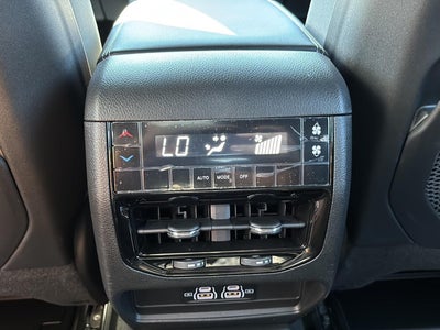 2026 Jeep Grand Cherokee GRAND CHEROKEE L LAREDO 4X4