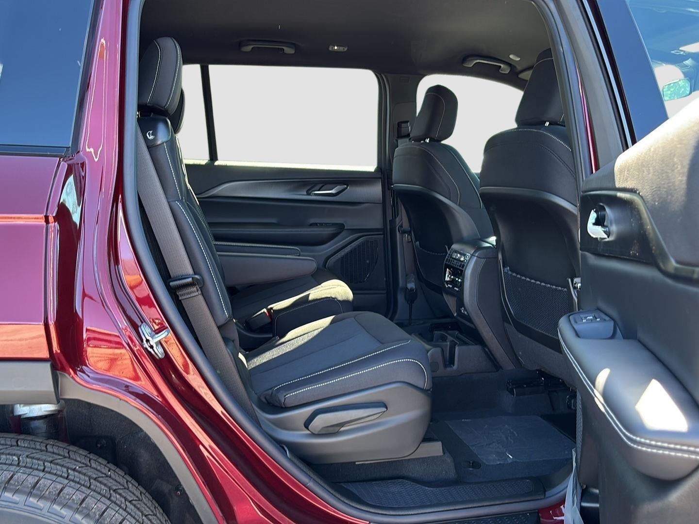 2026 Jeep Grand Cherokee GRAND CHEROKEE L LAREDO 4X4