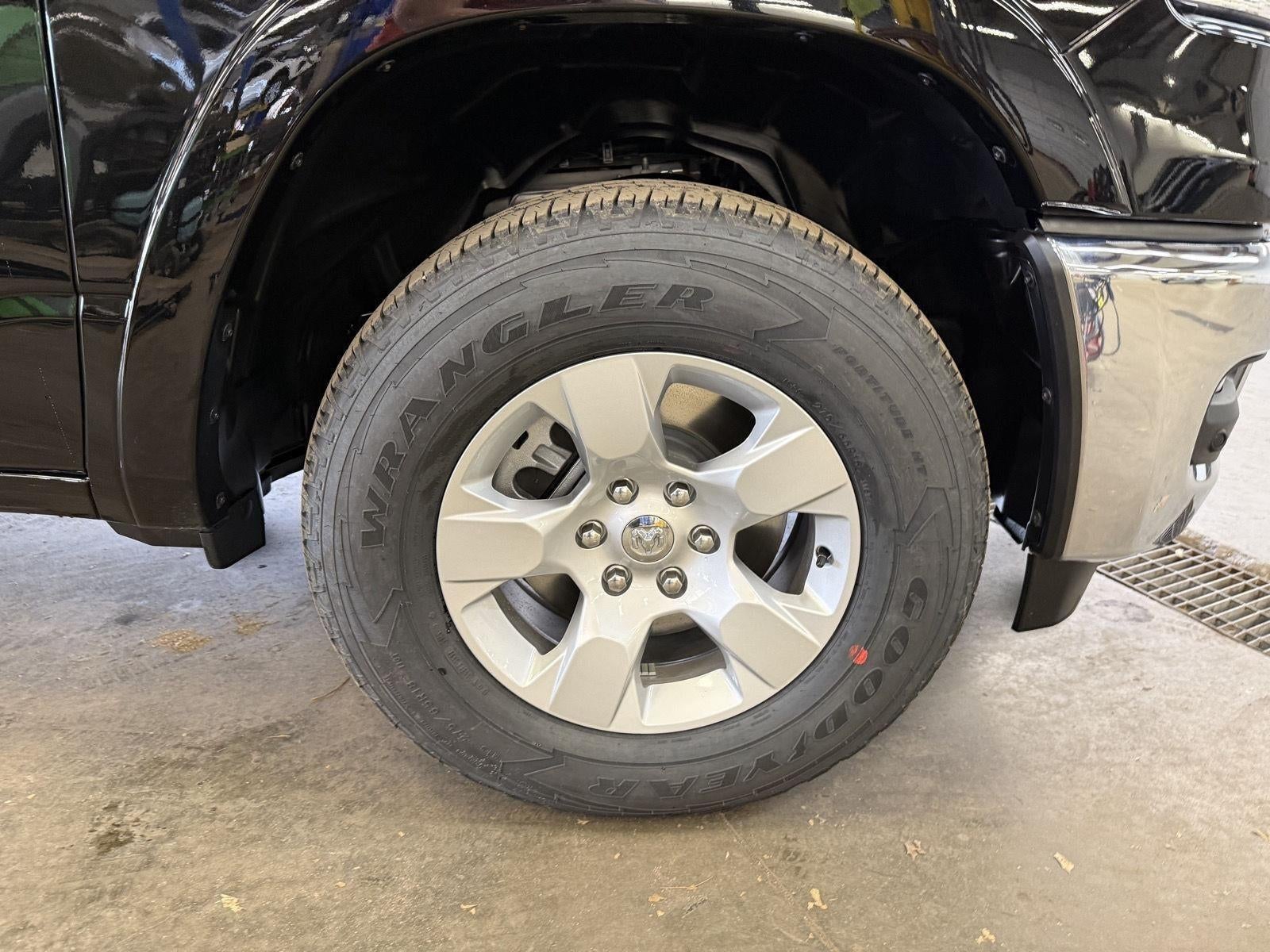 2026 RAM 1500 Big Horn Crew Cab 4x4 5'7' Box