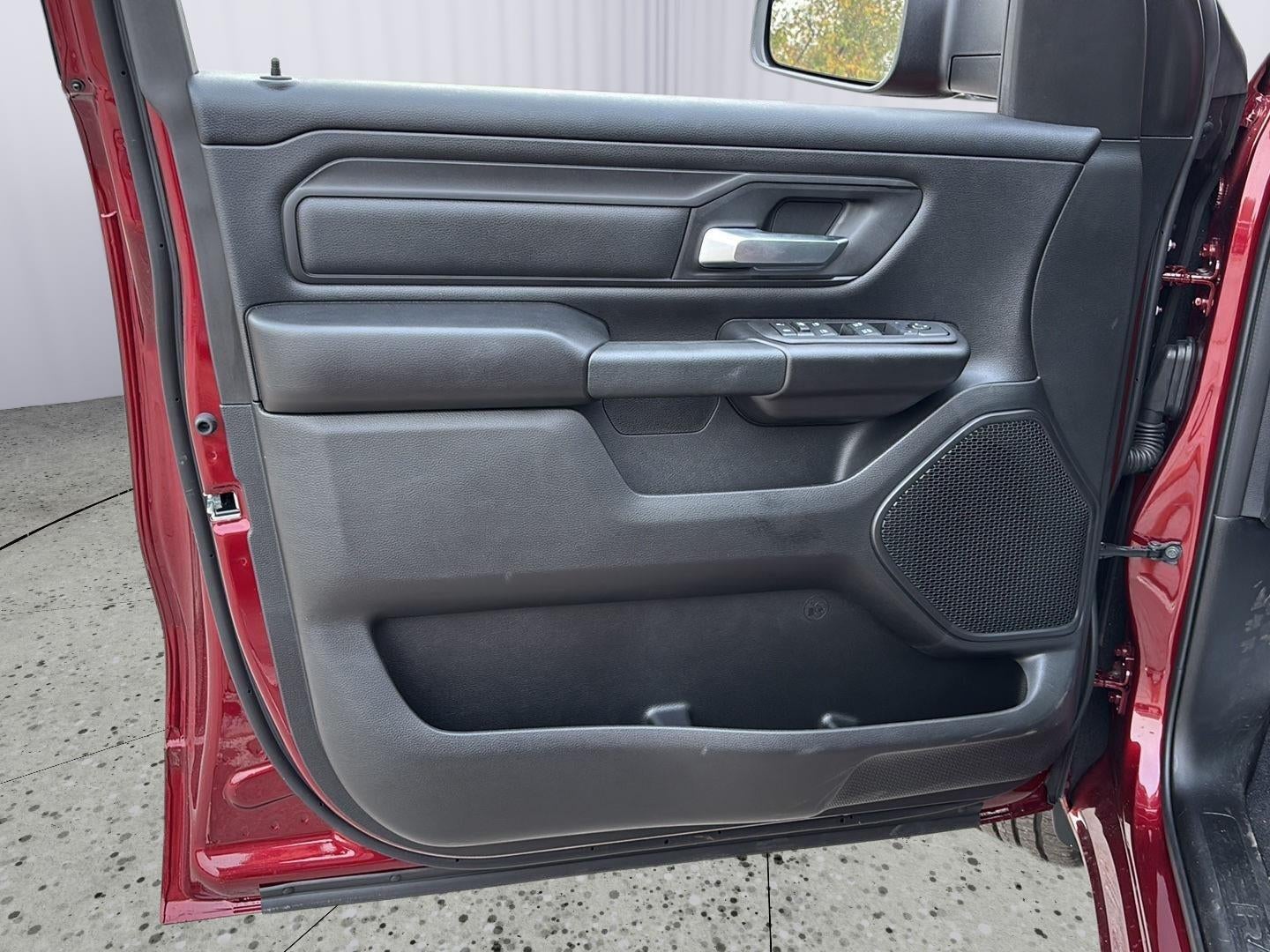 2026 RAM 1500 RAM 1500 TRADESMAN CREW CAB 4X4 5'7' BOX