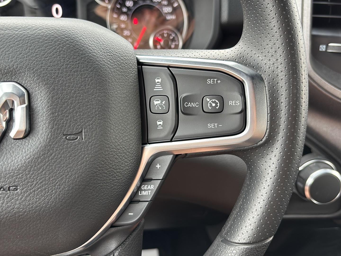 2026 RAM 1500 RAM 1500 TRADESMAN CREW CAB 4X4 5'7' BOX