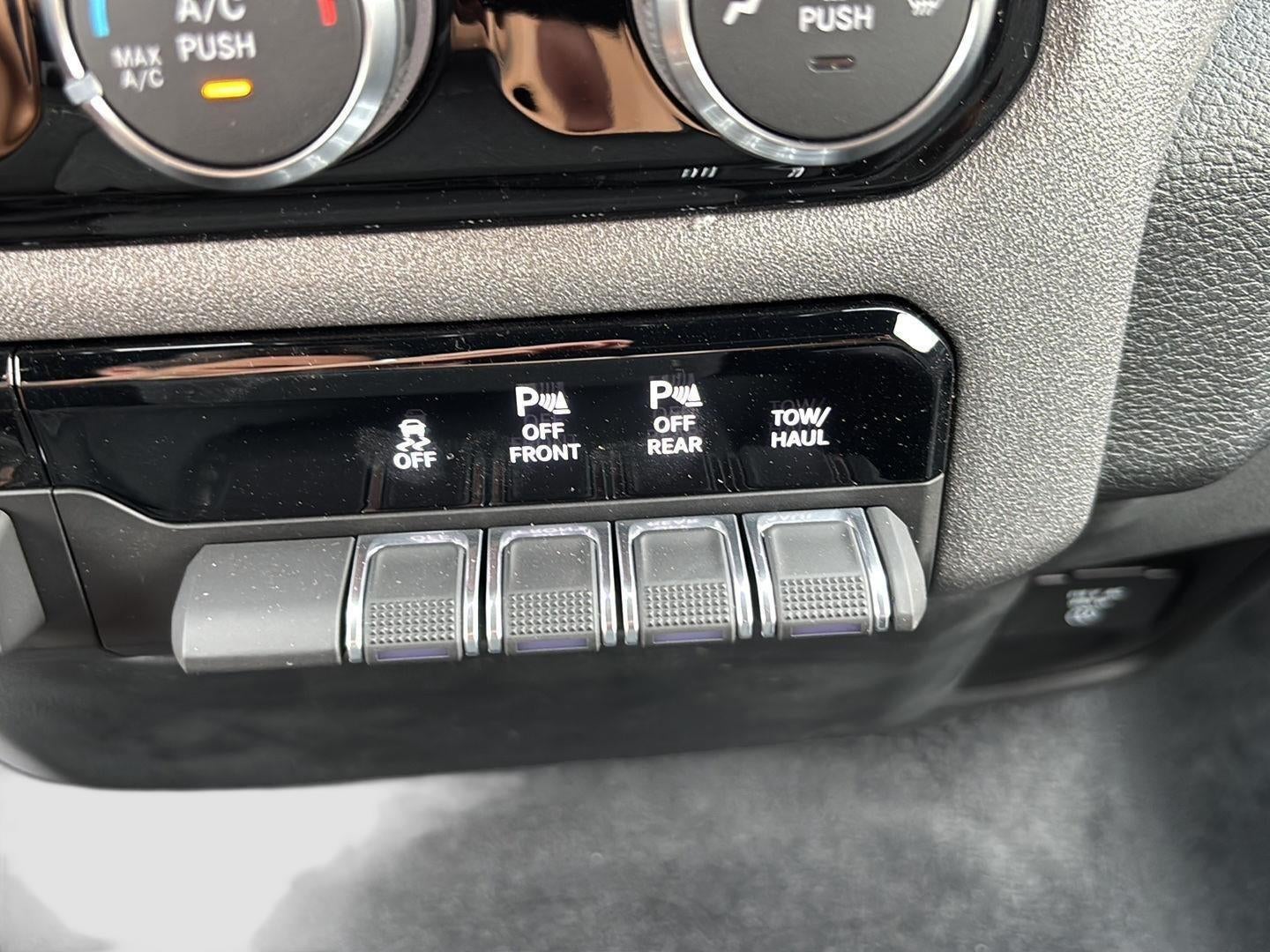 2026 RAM 1500 RAM 1500 TRADESMAN CREW CAB 4X4 5'7' BOX