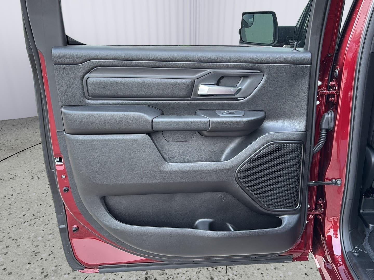 2026 RAM 1500 RAM 1500 TRADESMAN CREW CAB 4X4 5'7' BOX