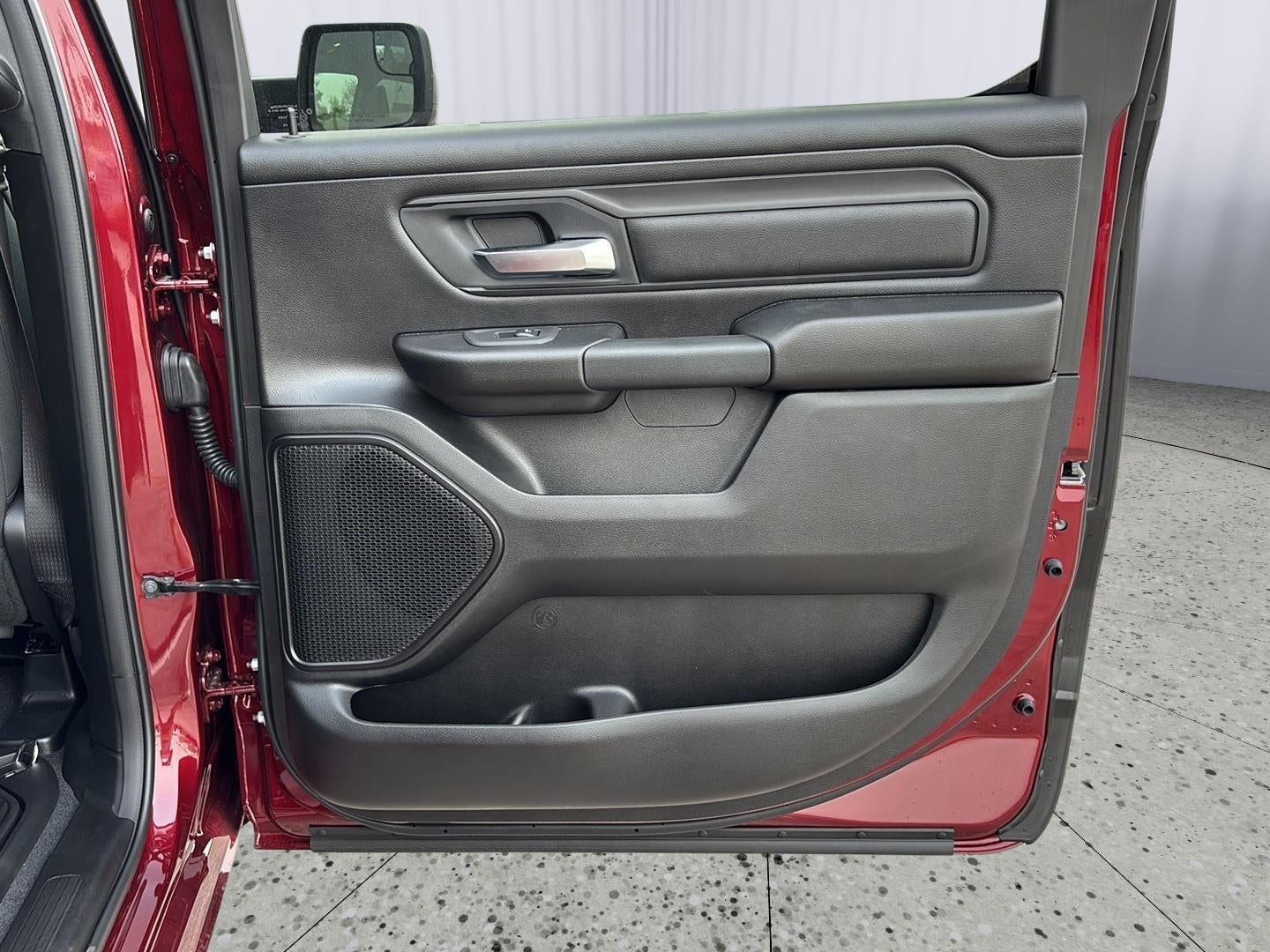 2026 RAM 1500 RAM 1500 TRADESMAN CREW CAB 4X4 5'7' BOX