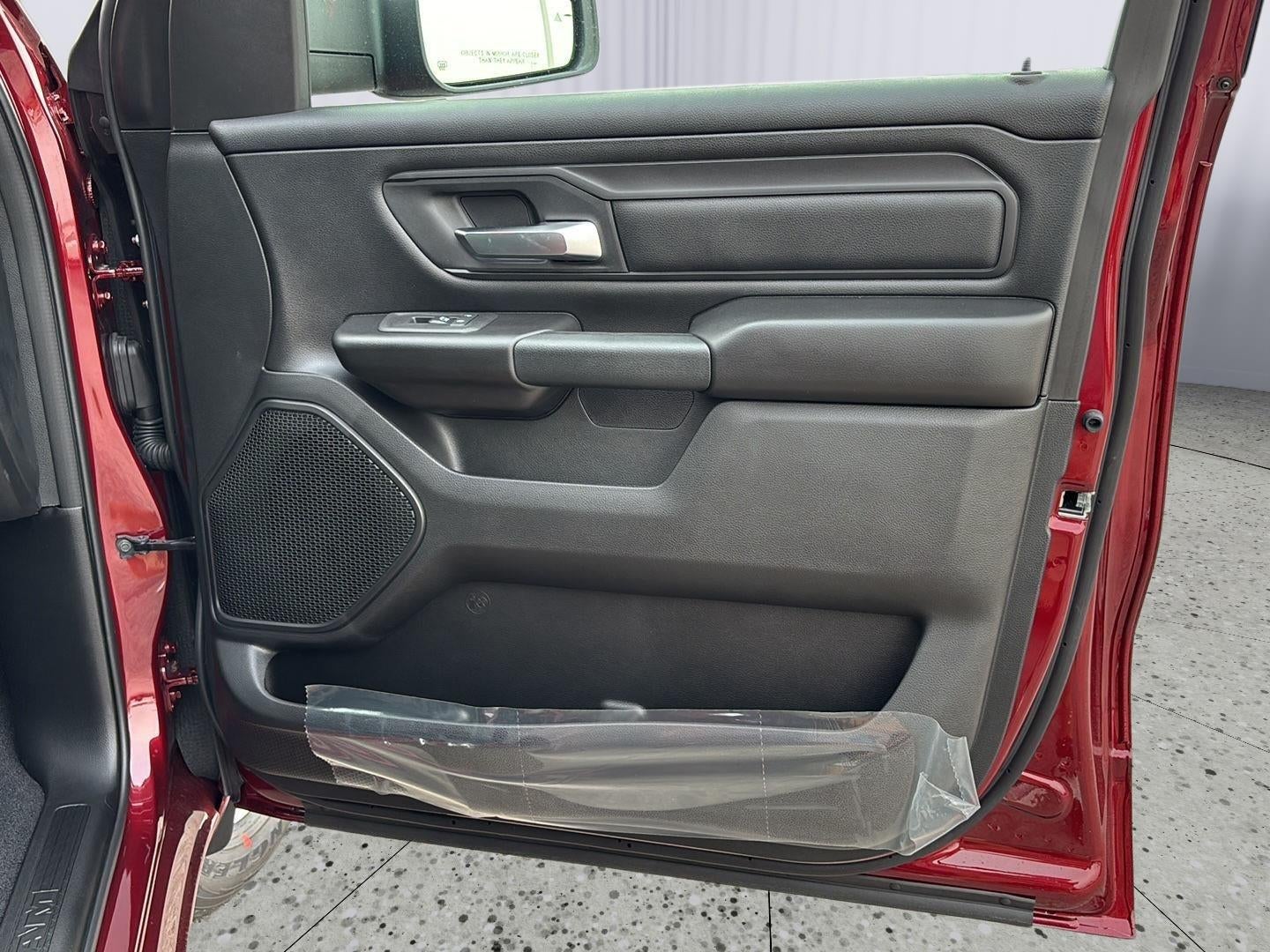 2026 RAM 1500 RAM 1500 TRADESMAN CREW CAB 4X4 5'7' BOX