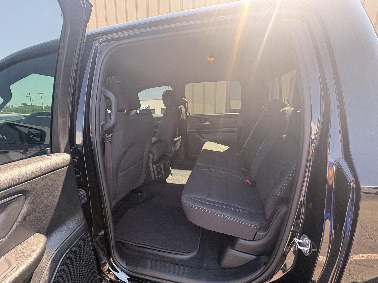 2026 RAM 1500 Tradesman Crew Cab 4x4 5'7' Box