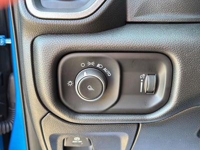 2026 RAM 1500 RAM 1500 TRADESMAN CREW CAB 4X4 5'7' BOX