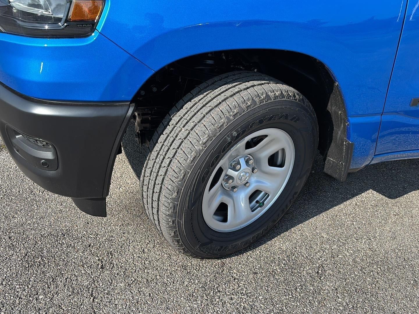 2026 RAM 1500 RAM 1500 TRADESMAN CREW CAB 4X4 5'7' BOX