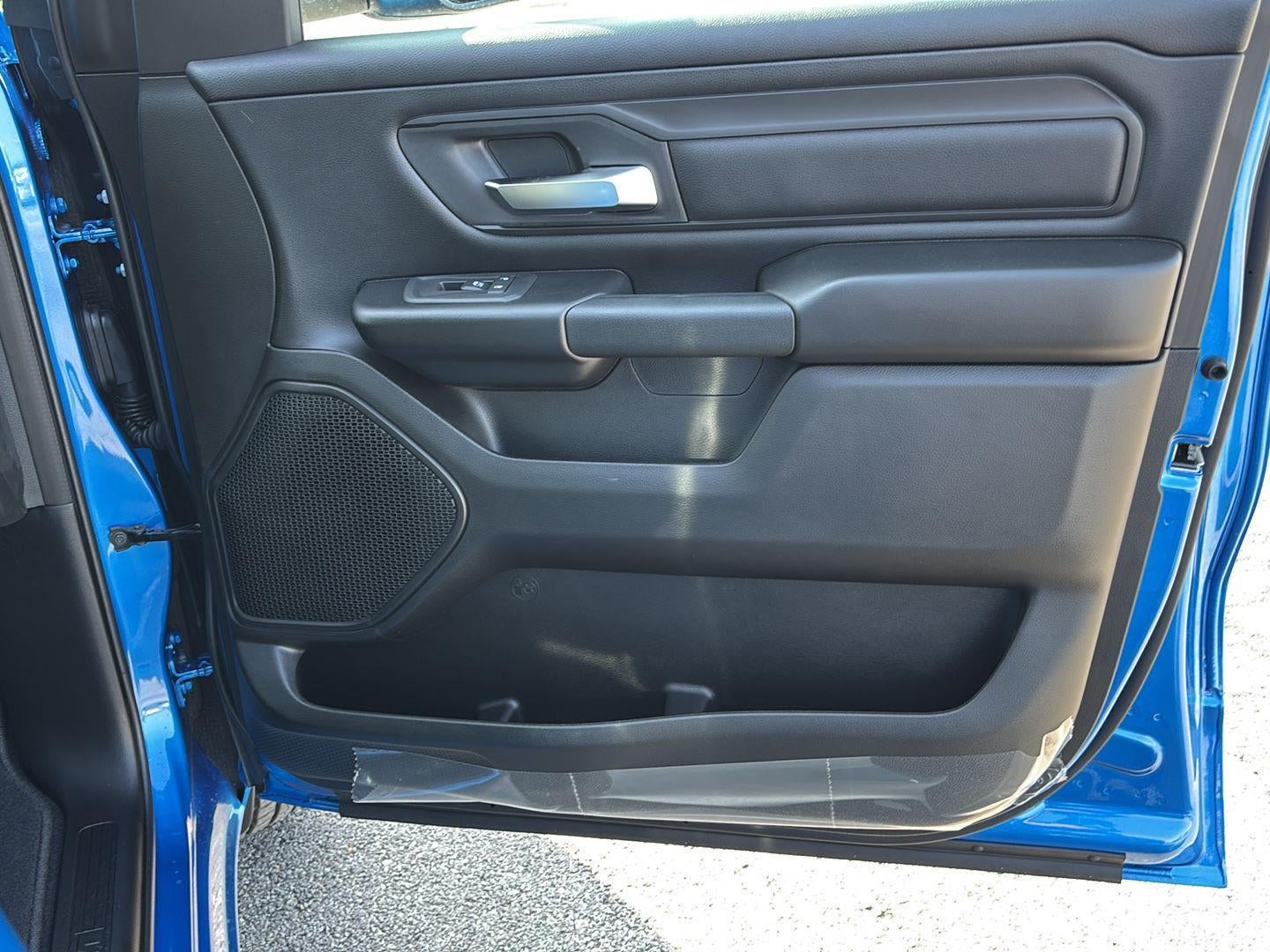 2026 RAM 1500 RAM 1500 TRADESMAN CREW CAB 4X4 5'7' BOX