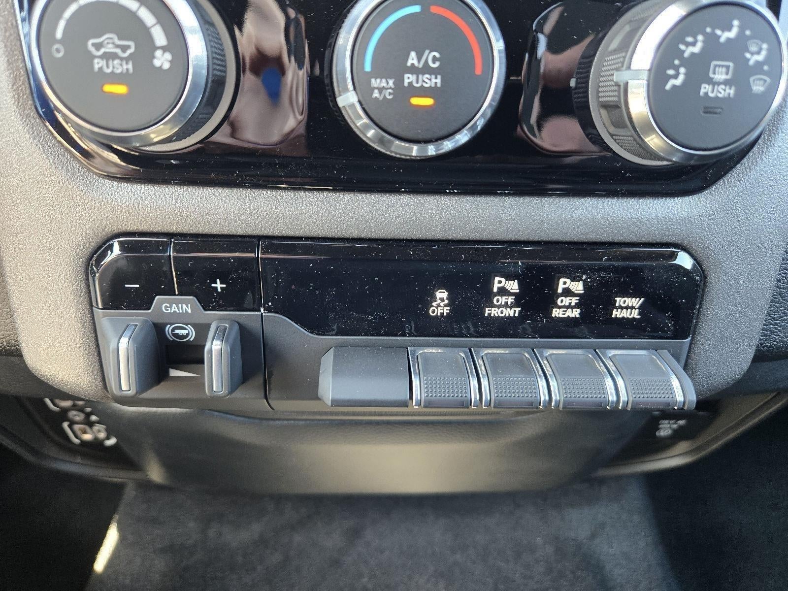 2026 RAM 1500 Warlock Crew Cab 4x4 5'7' Box