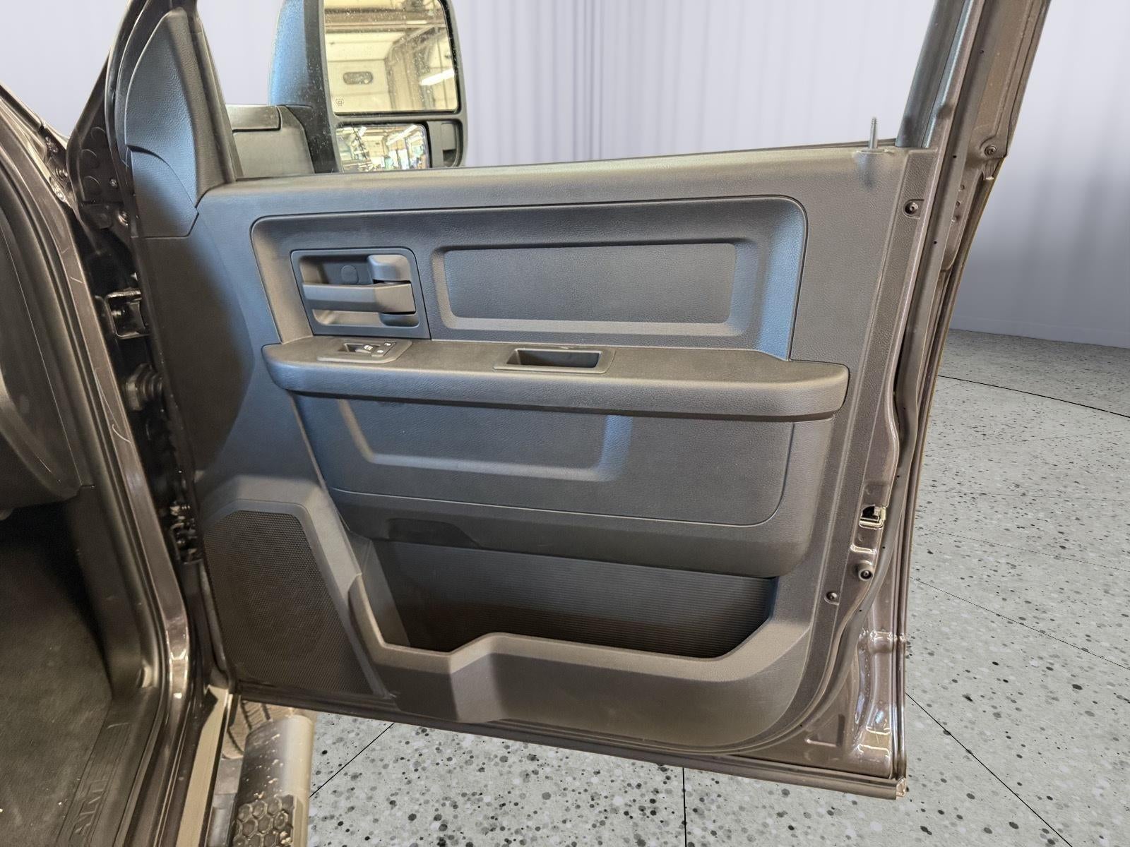 2026 RAM 2500 Tradesman Crew Cab 4x4 6'4' Box