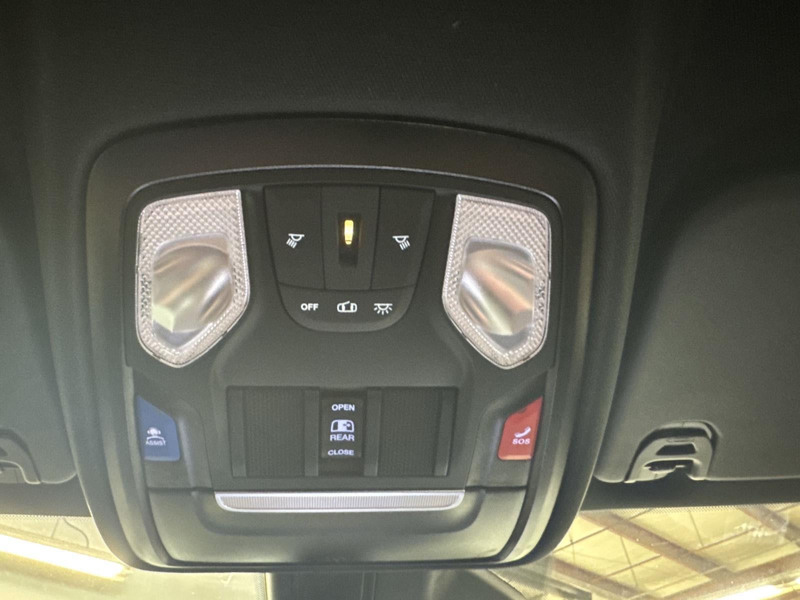 2026 RAM 1500 Tradesman Crew Cab 4x4 5'7' Box