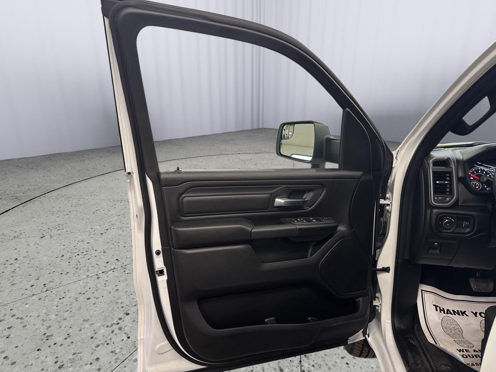 2026 RAM 1500 Tradesman Crew Cab 4x4 5'7' Box