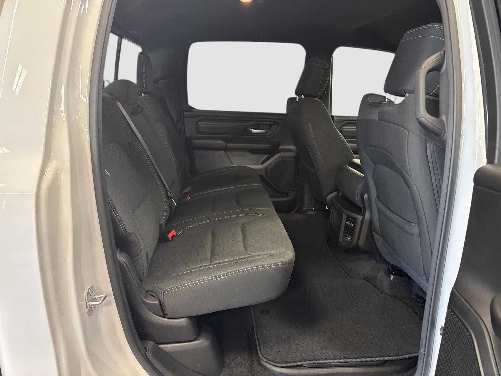 2026 RAM 1500 Tradesman Crew Cab 4x4 5'7' Box