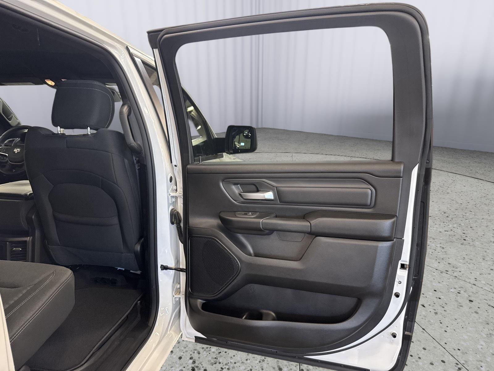 2026 RAM 1500 Tradesman Crew Cab 4x4 5'7' Box