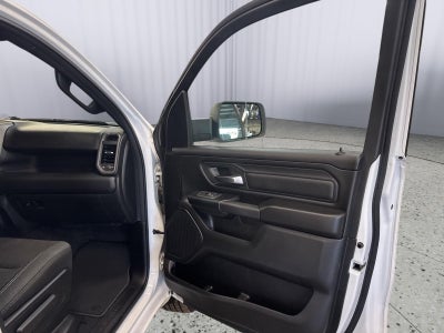 2026 RAM 1500 Tradesman Crew Cab 4x4 5'7' Box