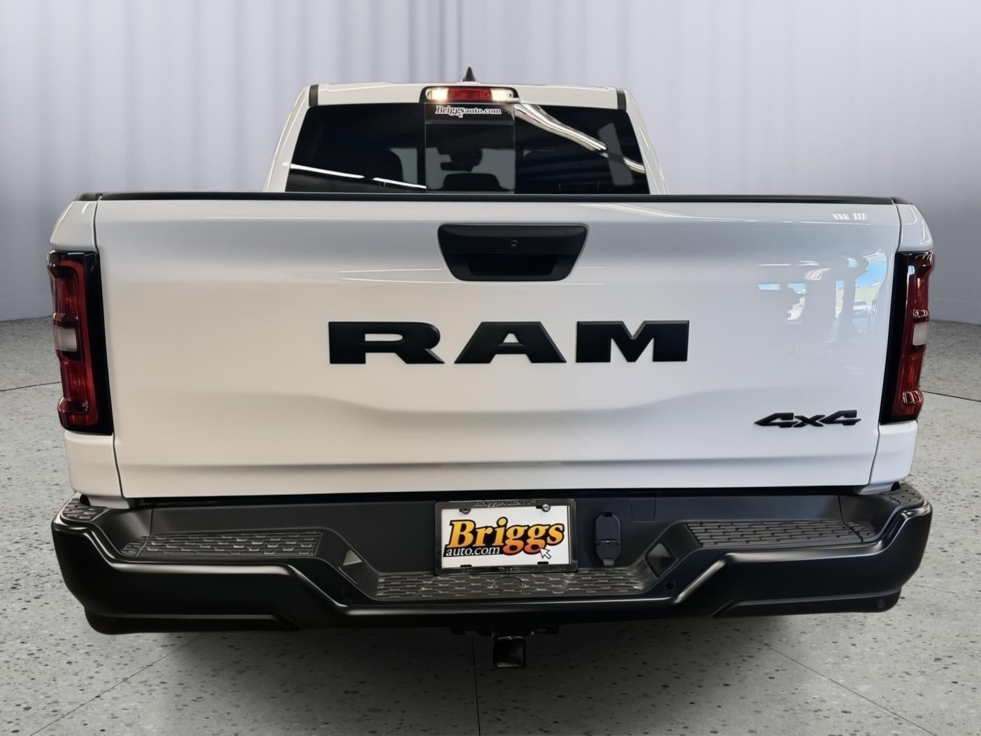 2026 RAM 1500 Tradesman Crew Cab 4x4 5'7' Box
