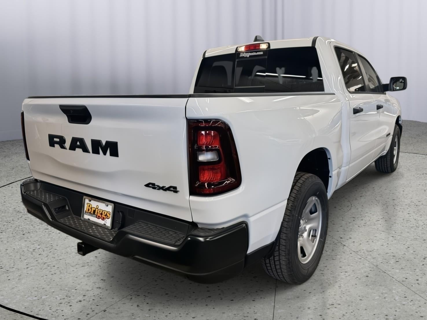 2026 RAM 1500 Tradesman Crew Cab 4x4 5'7' Box