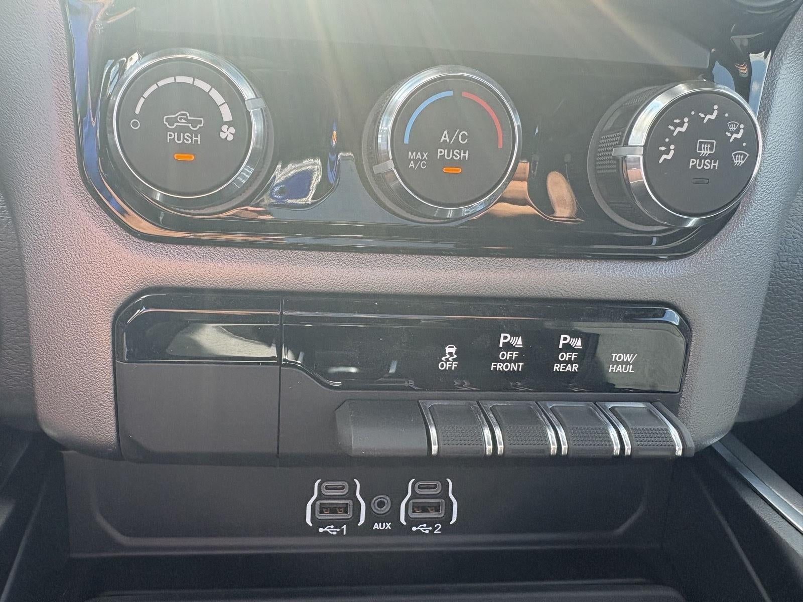 2026 RAM 1500 Express Crew Cab 4x4 5'7' Box