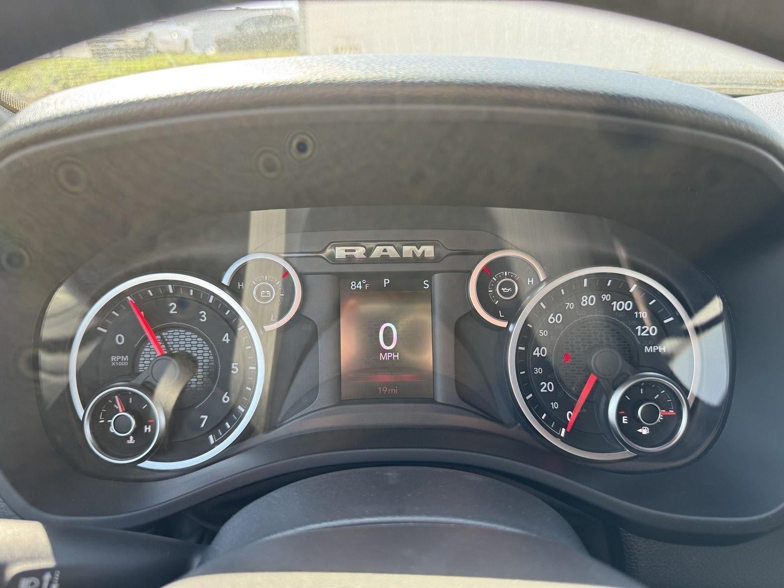 2026 RAM 1500 Tradesman Crew Cab 4x4 5'7' Box
