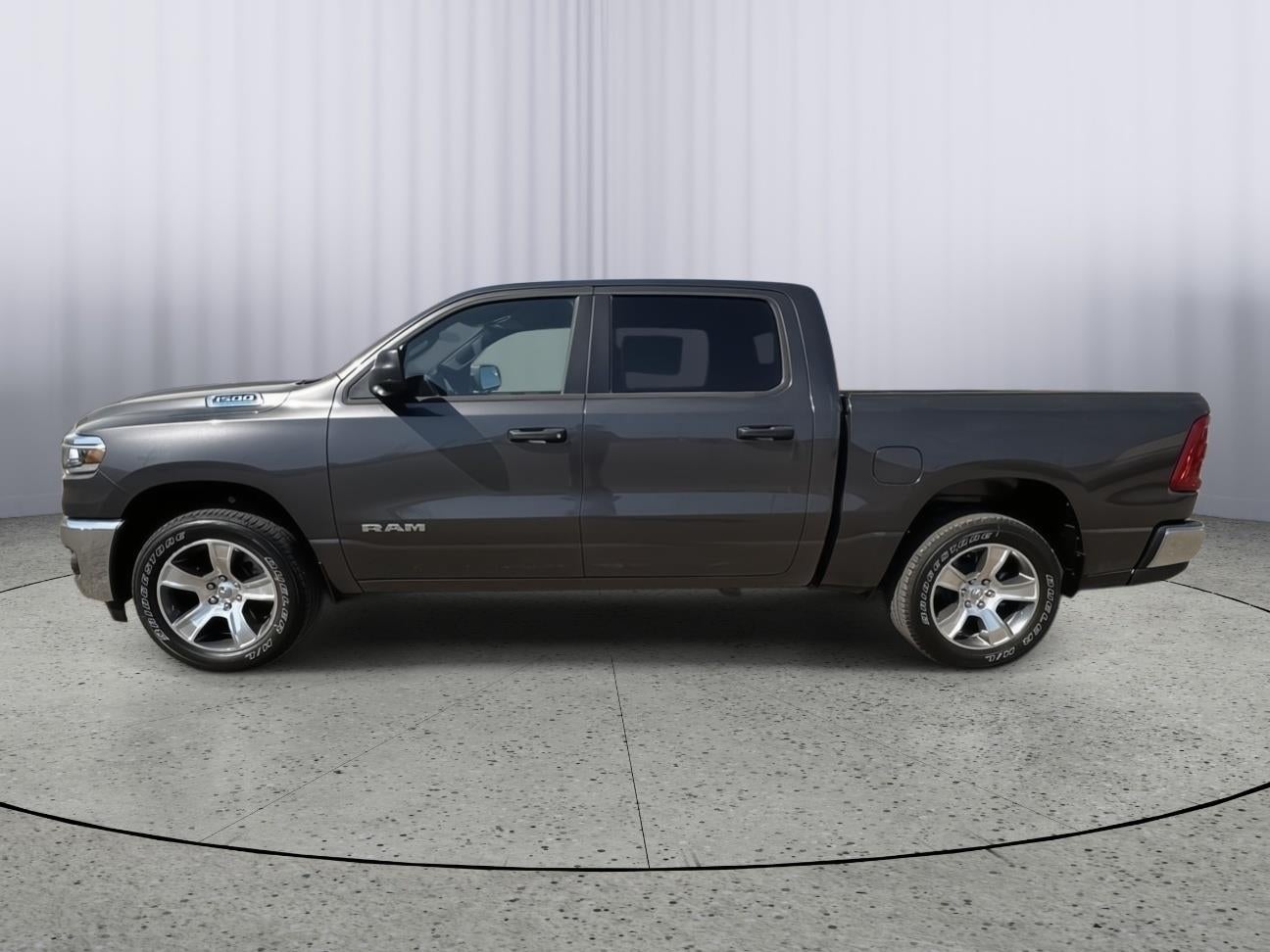 2026 RAM 1500 Tradesman Crew Cab 4x4 5'7' Box
