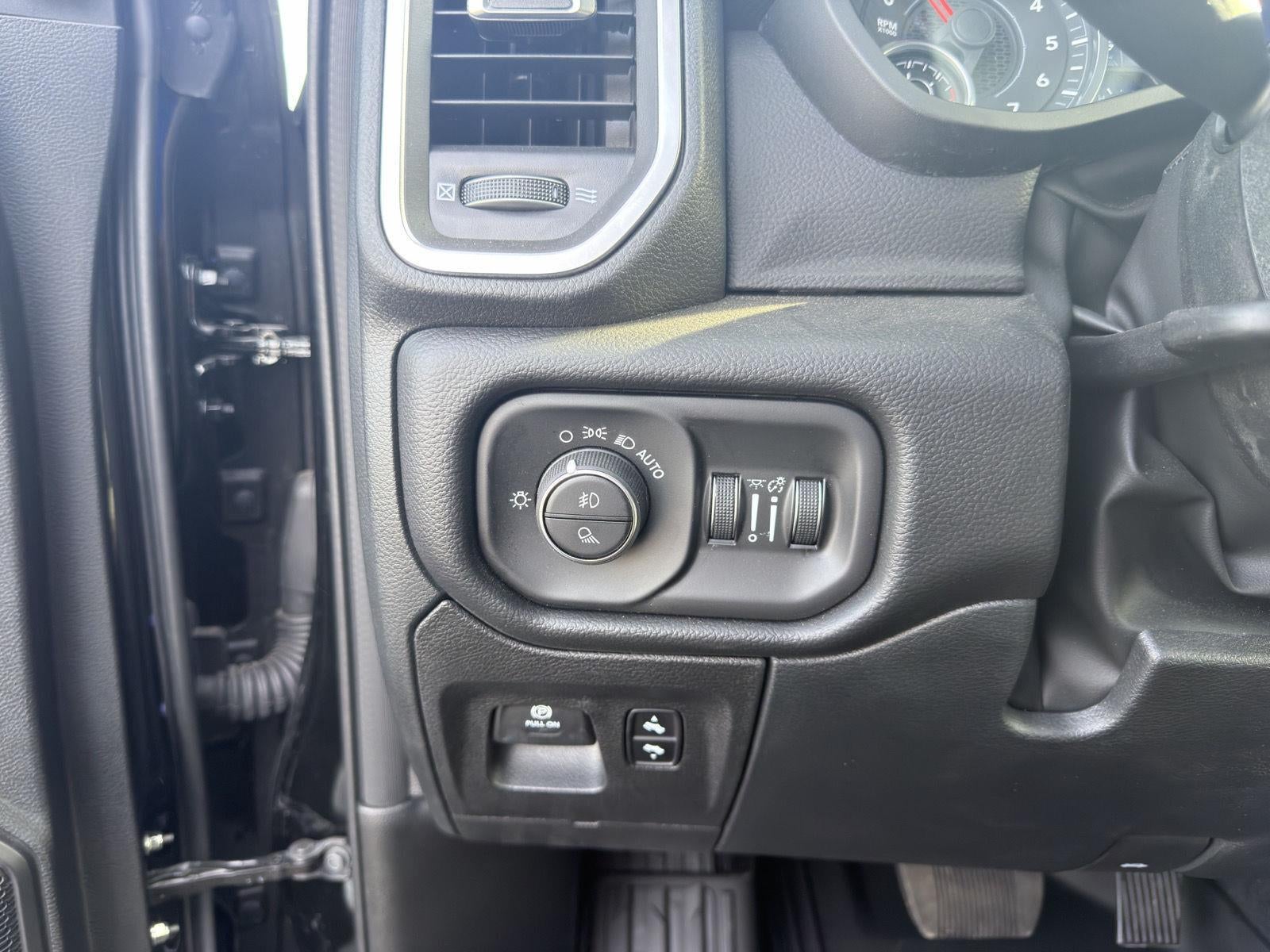 2026 RAM 1500 Big Horn Crew Cab 4x4 5'7' Box