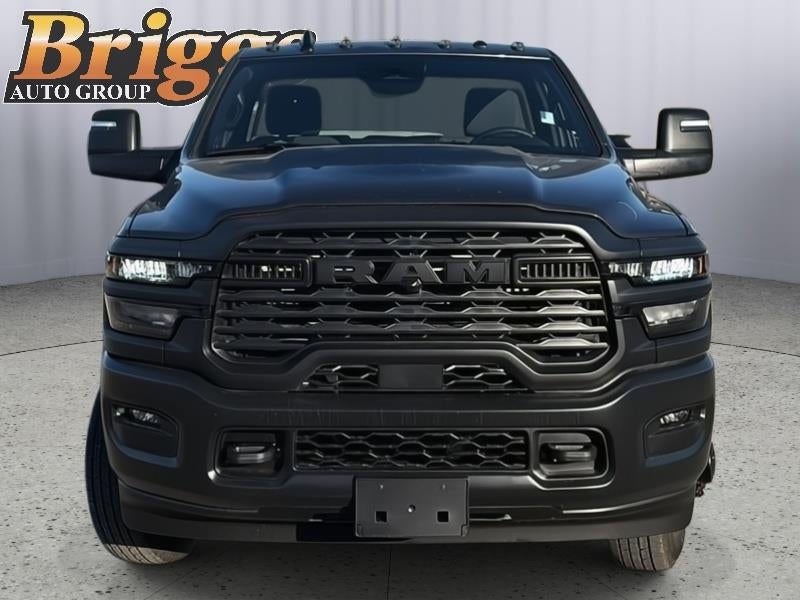 2026 RAM 3500 Chassis RAM 3500 TRADESMAN CHASSIS REGULAR CAB 4X4 84' CA