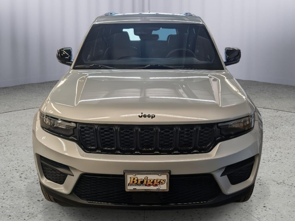 Used 2025 Jeep Grand Cherokee Altitude with VIN 1C4RJHAGXSC317607 for sale in Kansas City