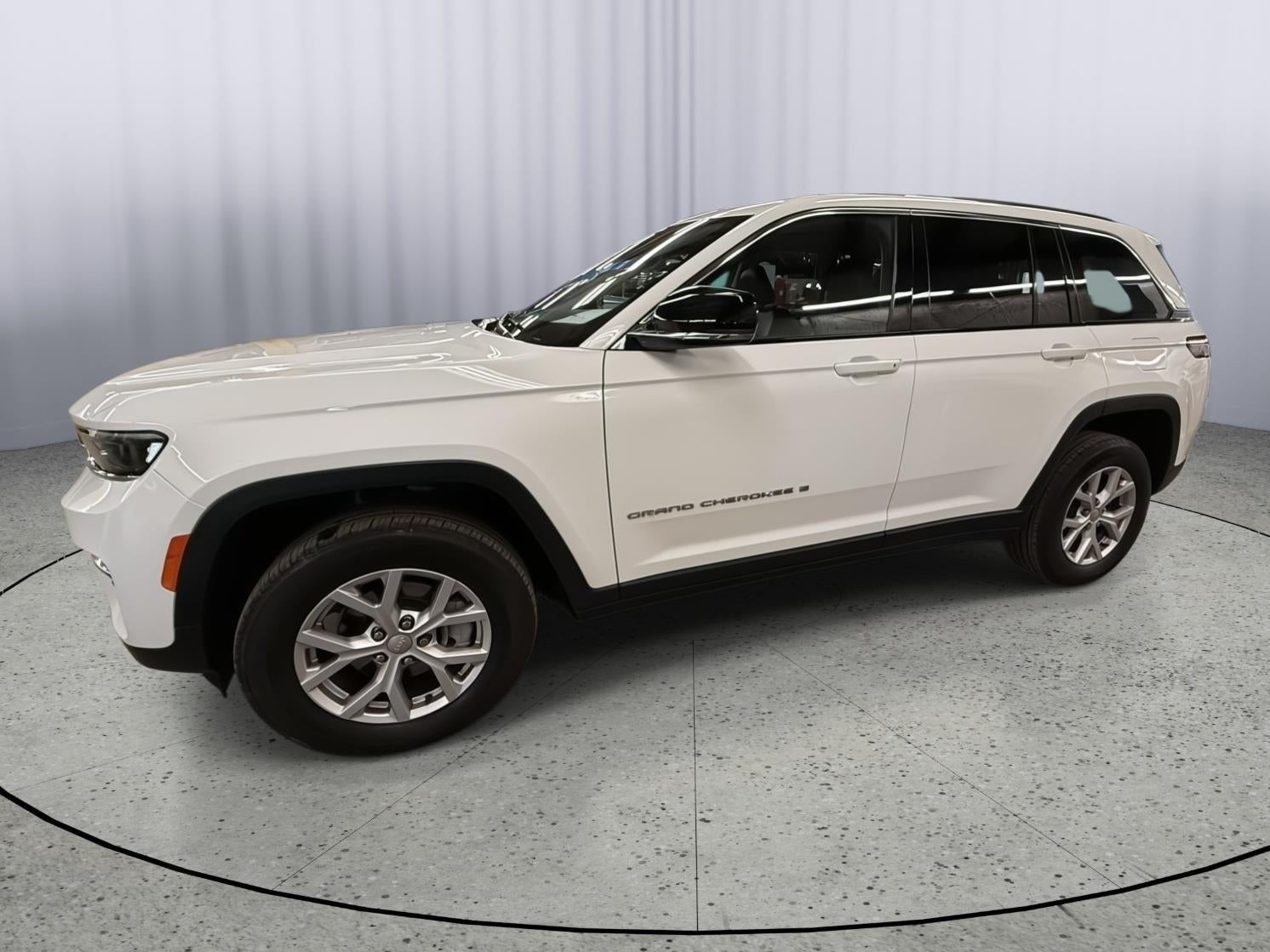 Used 2022 Jeep Grand Cherokee Limited with VIN 1C4RJHBG7N8569725 for sale in Kansas City