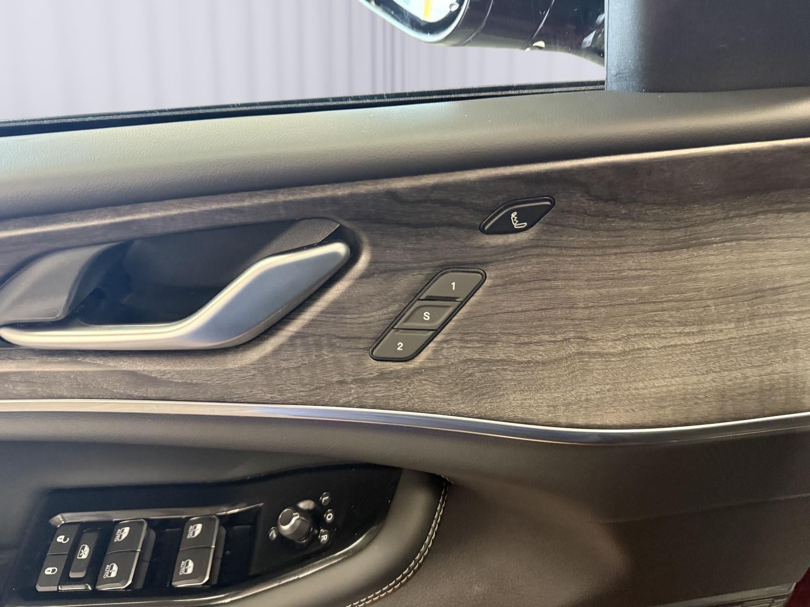 2023 Jeep Grand Cherokee Overland 4x4