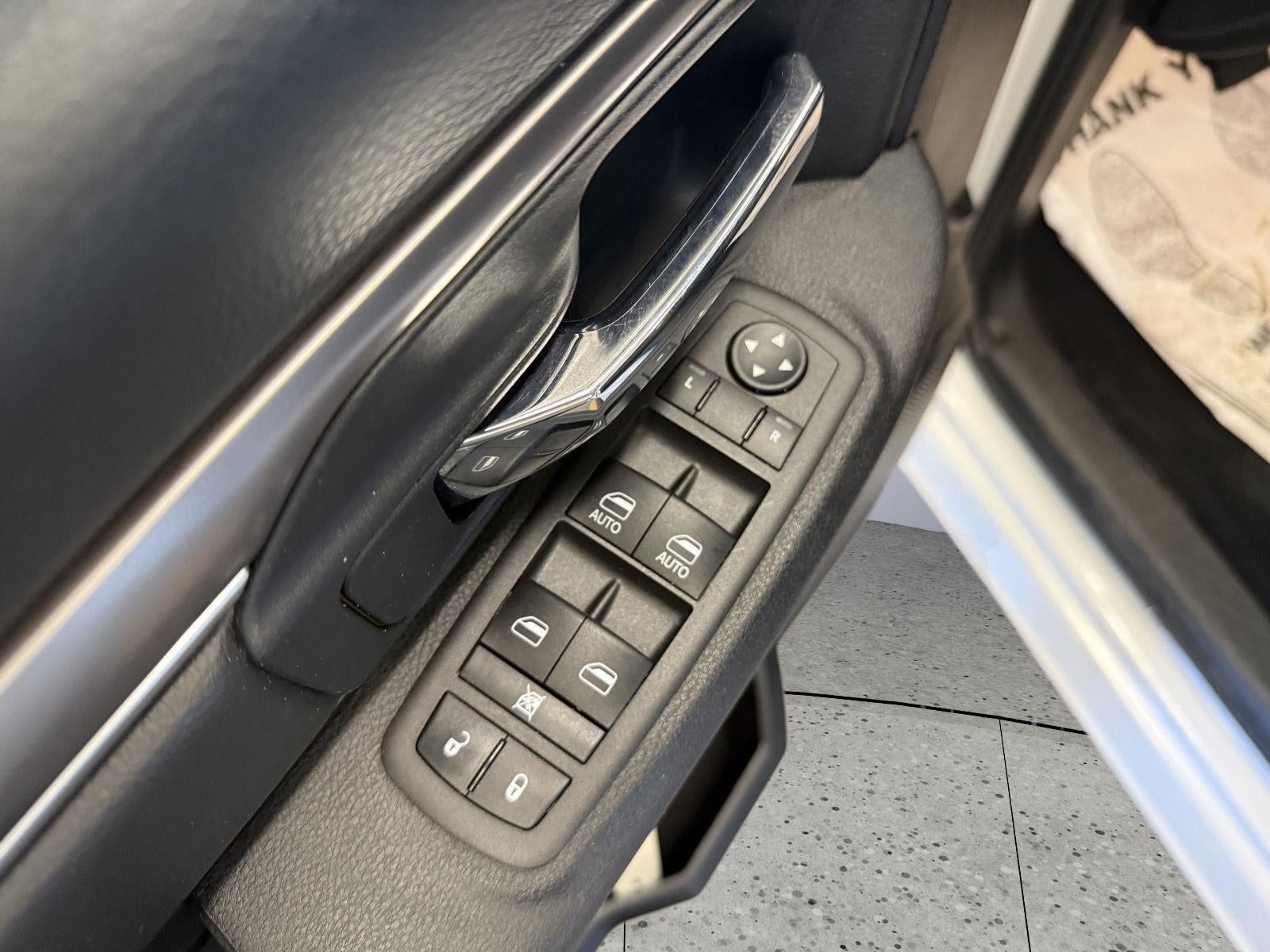 2024 RAM 1500 Classic Warlock Crew Cab 4x2 5'7' Box