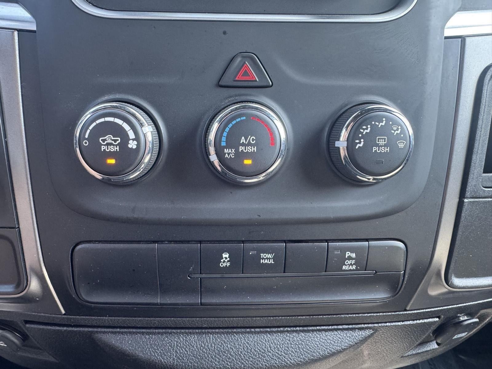 2024 RAM 1500 Classic Warlock Crew Cab 4x2 5'7' Box