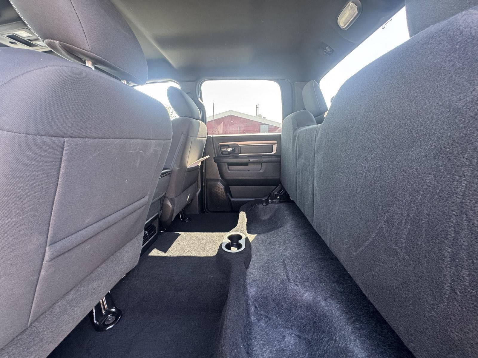 2024 RAM 1500 Classic Warlock Crew Cab 4x2 5'7' Box