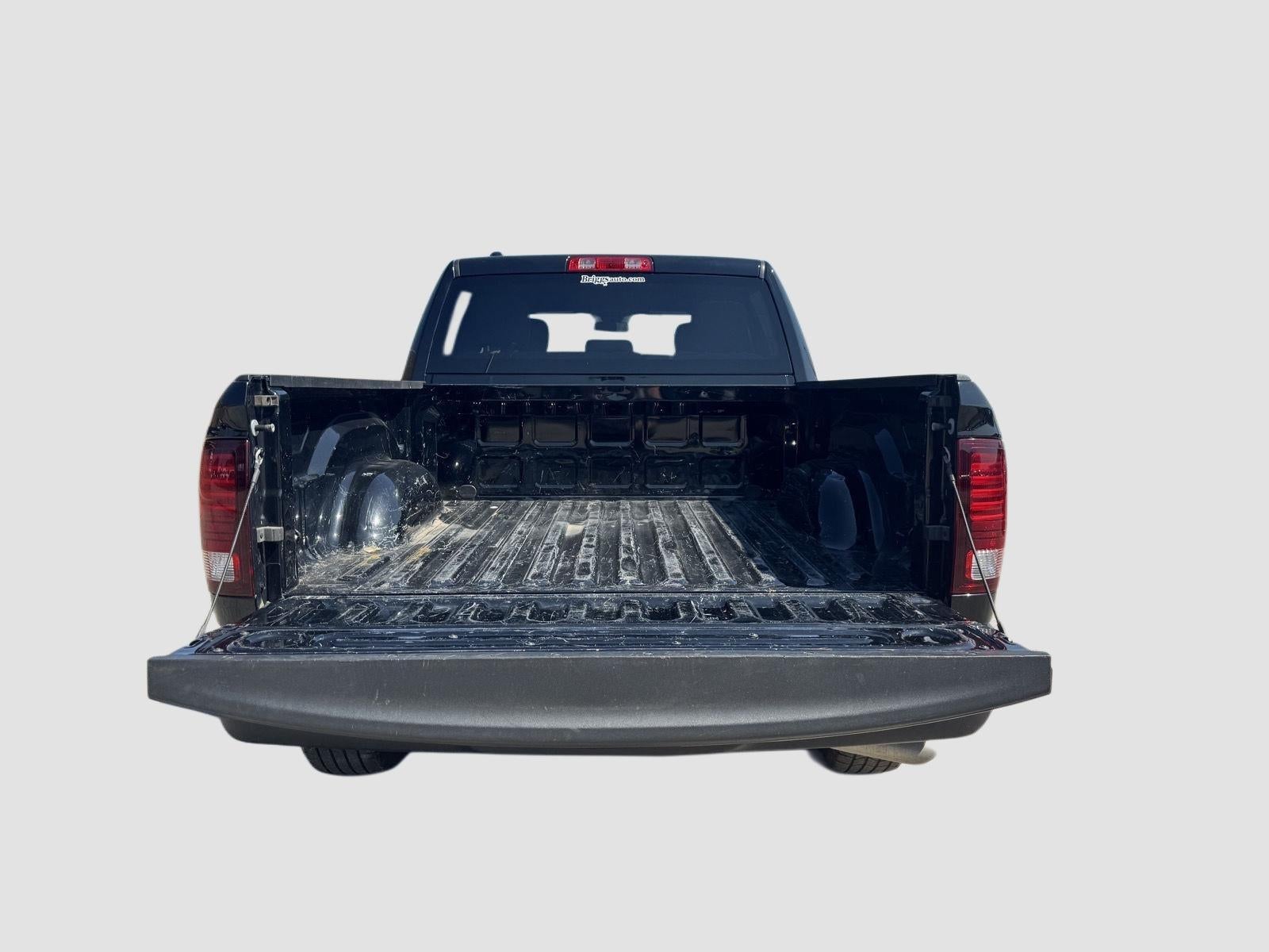 2024 RAM 1500 Classic Warlock Crew Cab 4x2 5'7' Box