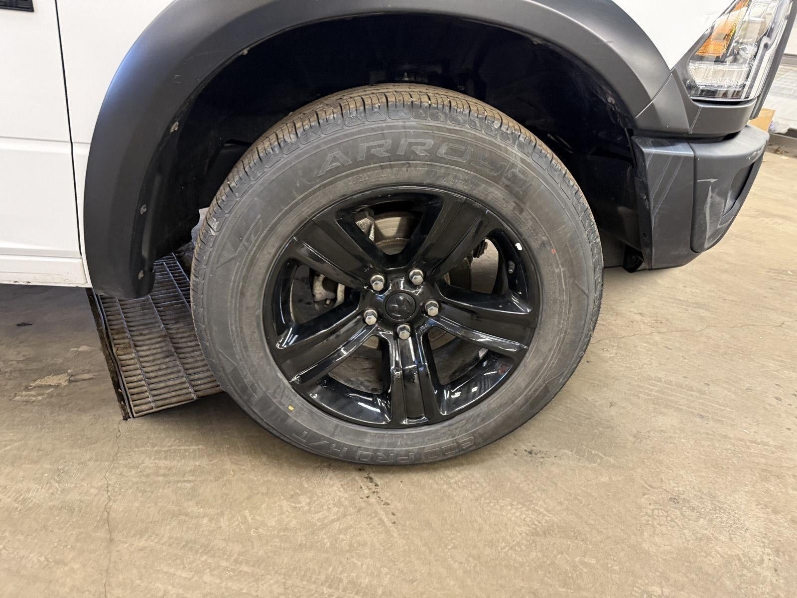 2024 RAM 1500 Classic Warlock Crew Cab 4x4 5'7' Box