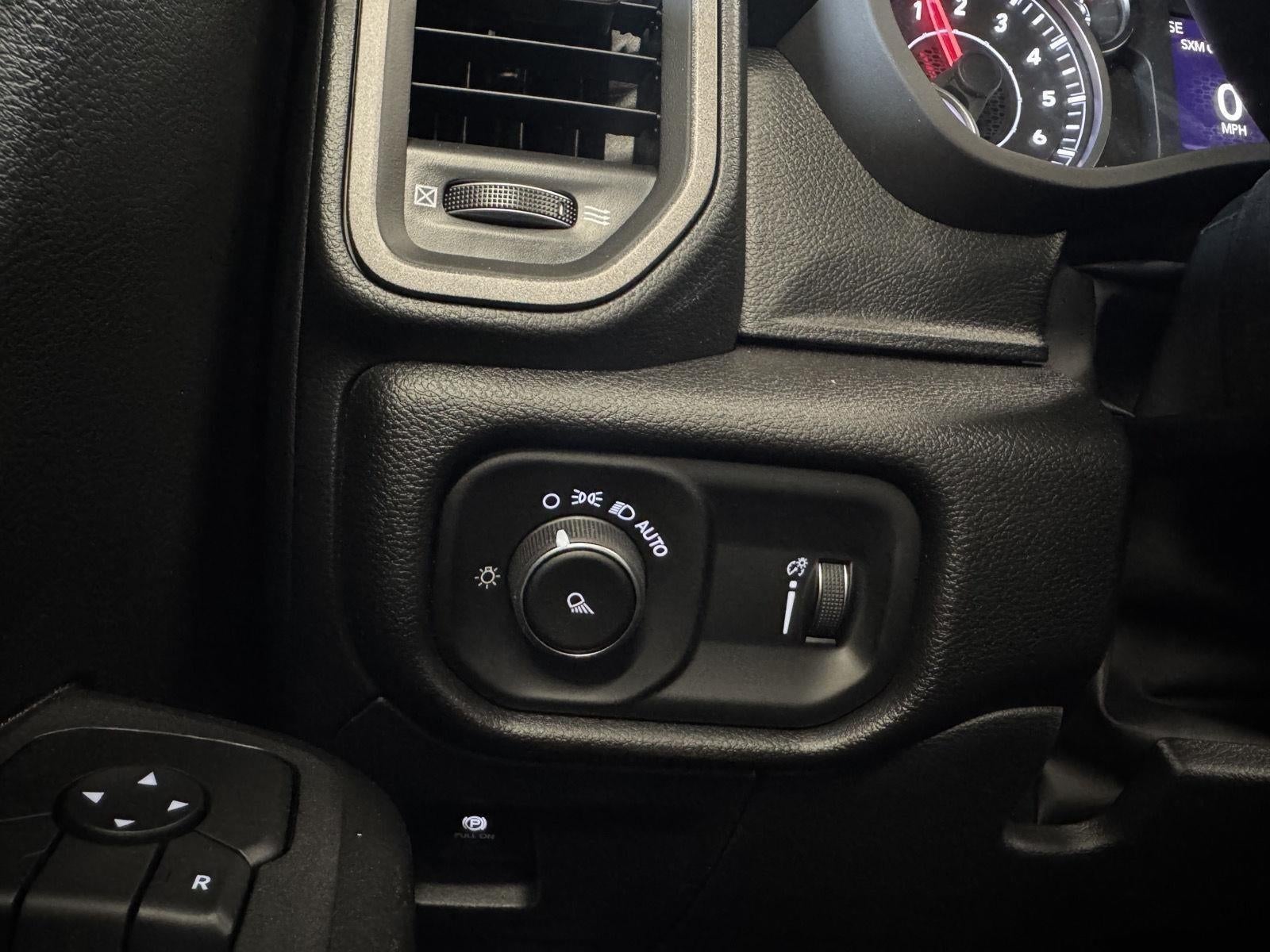 2026 RAM Ram 1500 RAM 1500 TRADESMAN CREW CAB 4X4 5'7' BOX