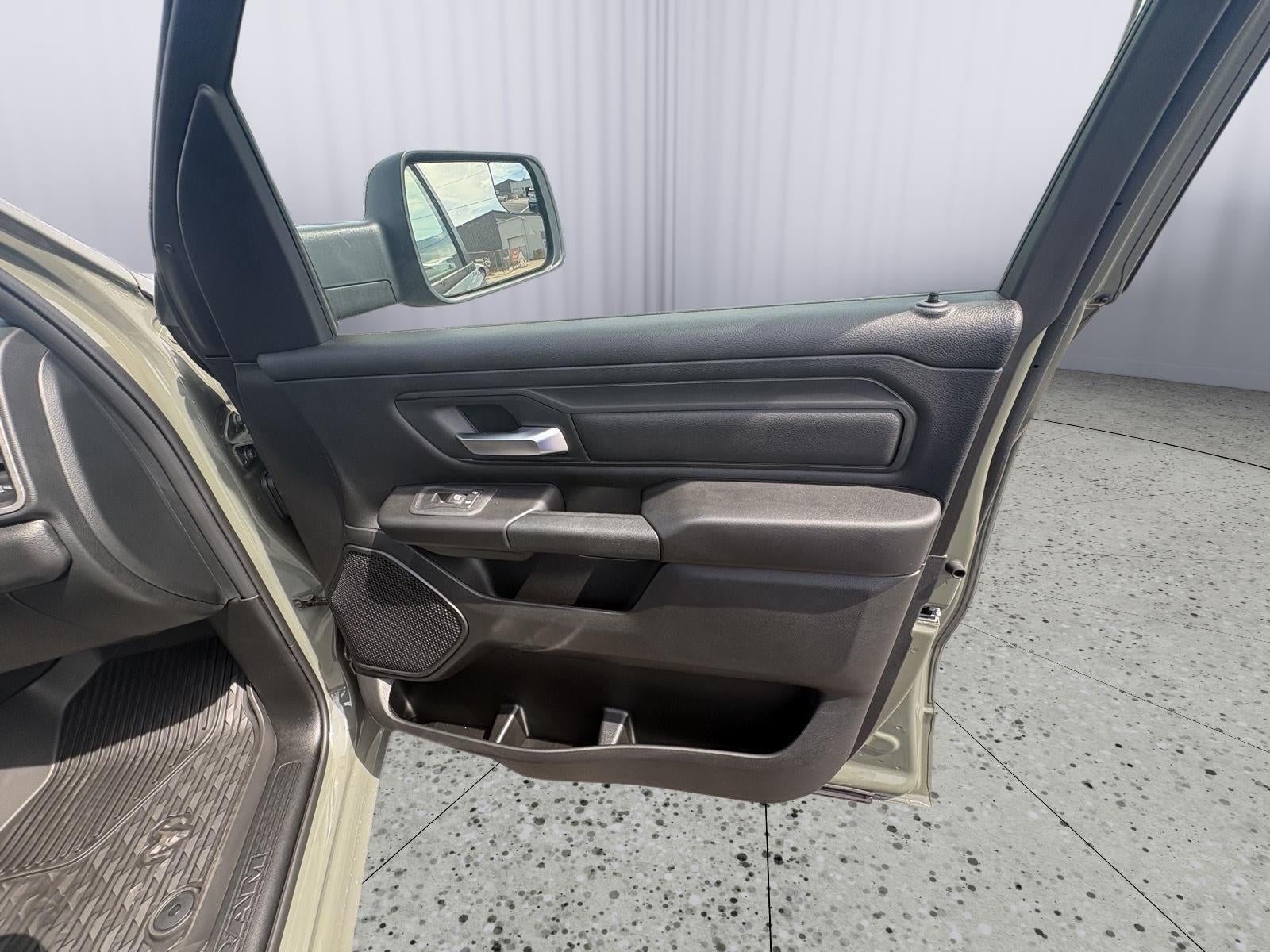 2026 RAM Ram 1500 RAM 1500 TRADESMAN CREW CAB 4X4 5'7' BOX