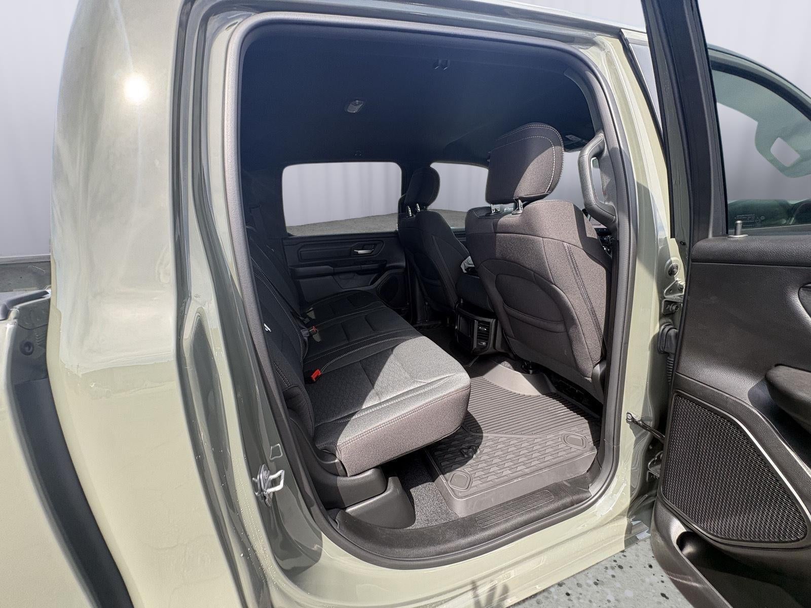 2026 RAM Ram 1500 RAM 1500 TRADESMAN CREW CAB 4X4 5'7' BOX