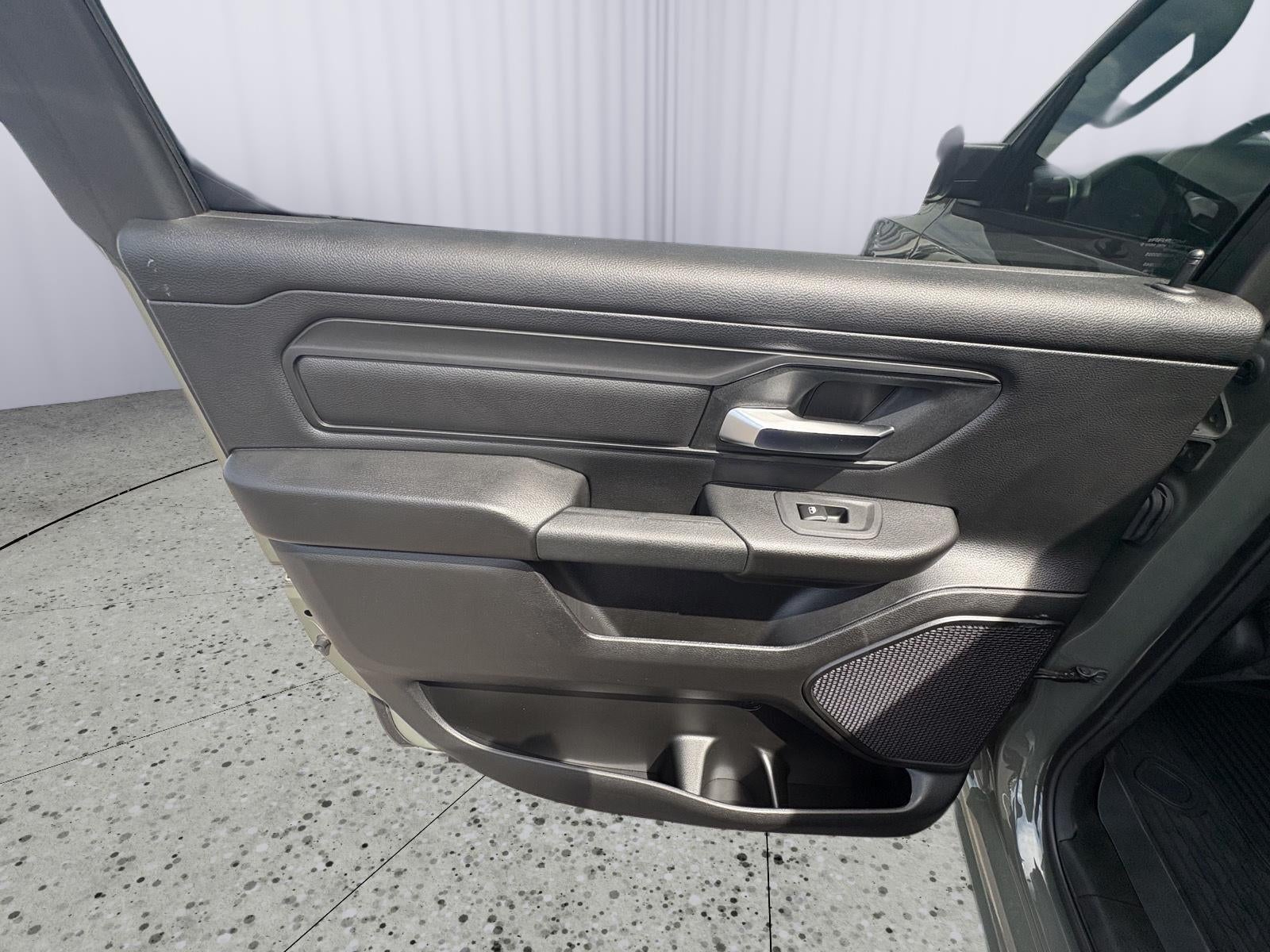 2026 RAM Ram 1500 RAM 1500 TRADESMAN CREW CAB 4X4 5'7' BOX