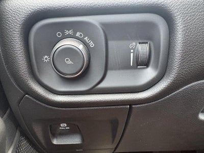 2026 RAM Ram 1500 RAM 1500 TRADESMAN CREW CAB 4X4 5'7' BOX