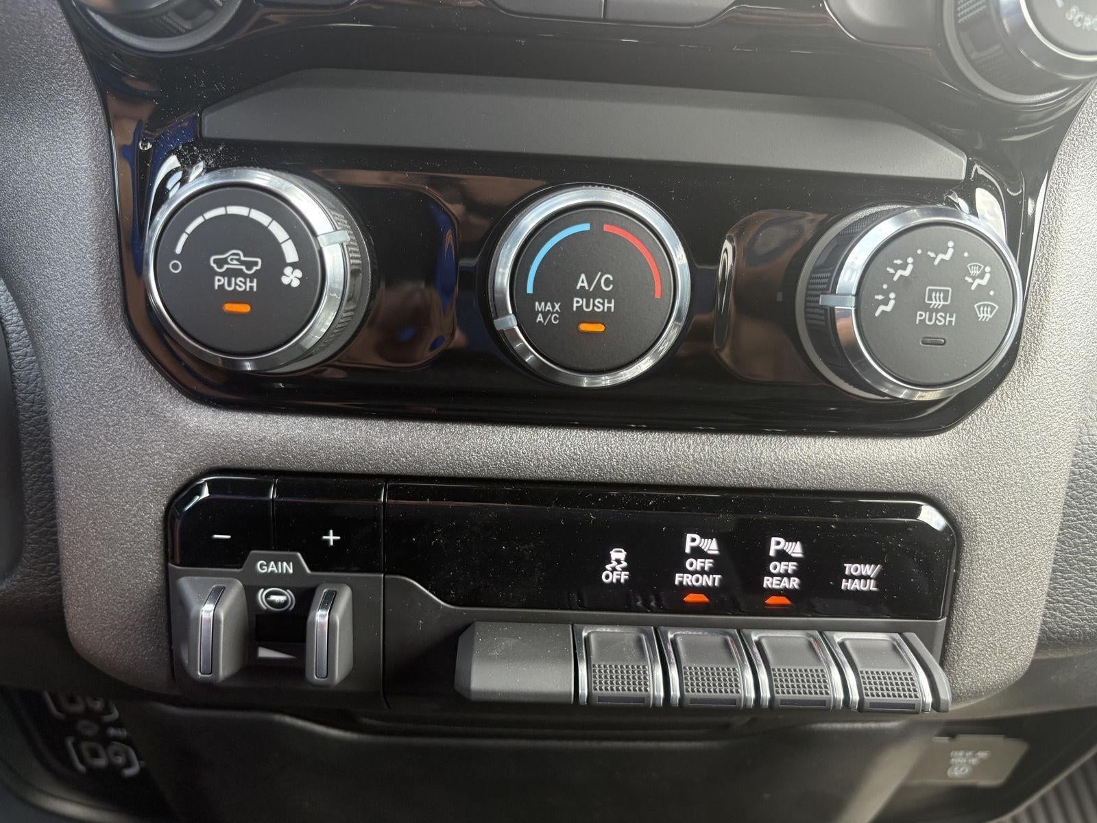 2026 RAM Ram 1500 RAM 1500 TRADESMAN CREW CAB 4X4 5'7' BOX