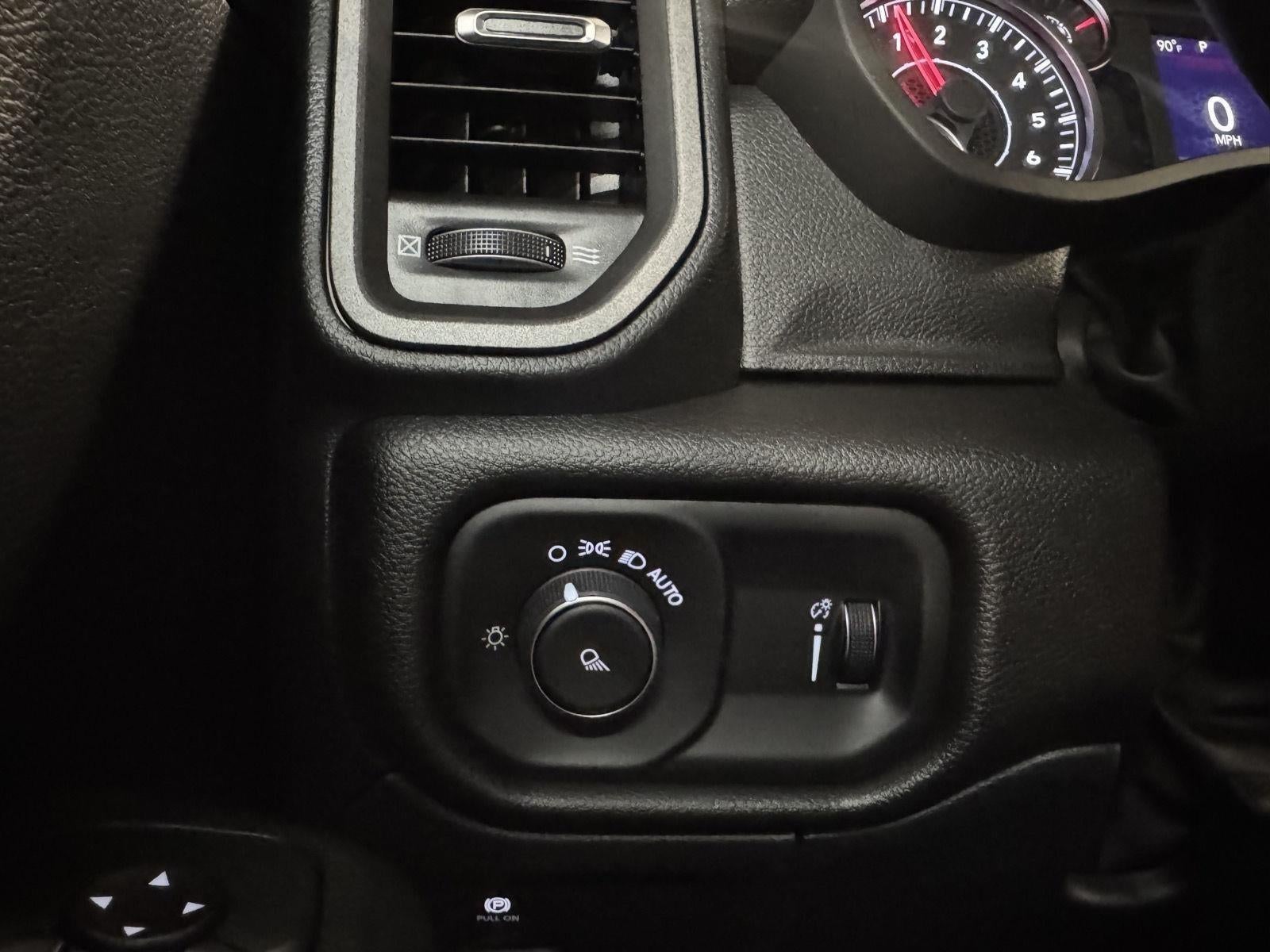 2026 RAM Ram 1500 RAM 1500 TRADESMAN CREW CAB 4X4 5'7' BOX